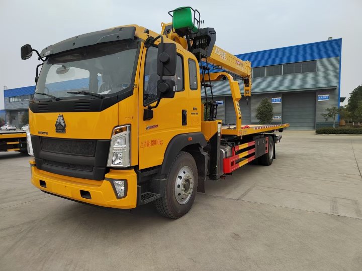 重汽豪沃G5X带吊清障车