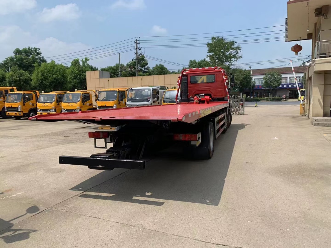 重汽豪沃MAX宽体宽卧清障车