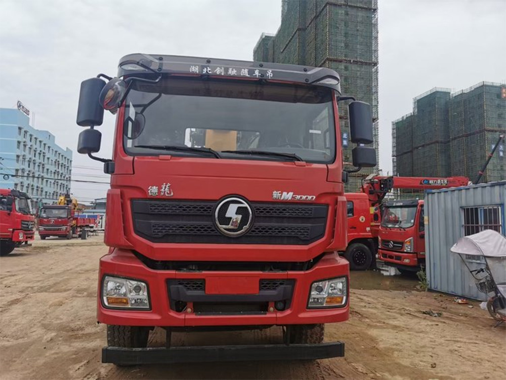 陕汽德龙新M3000四前后八徐工16吨四节直臂G型随车吊