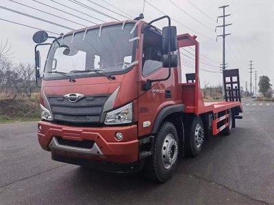 福田小三轴平板运输车