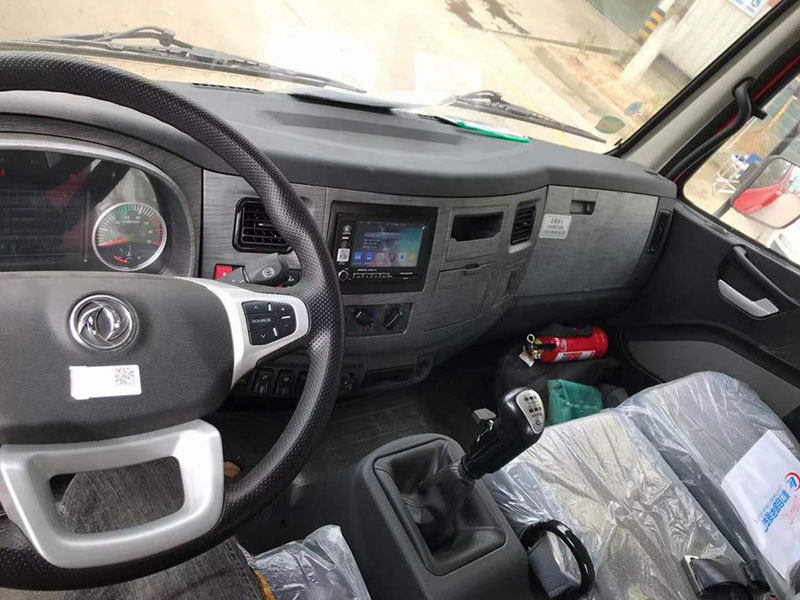 东风锦程后八轮平板运输车