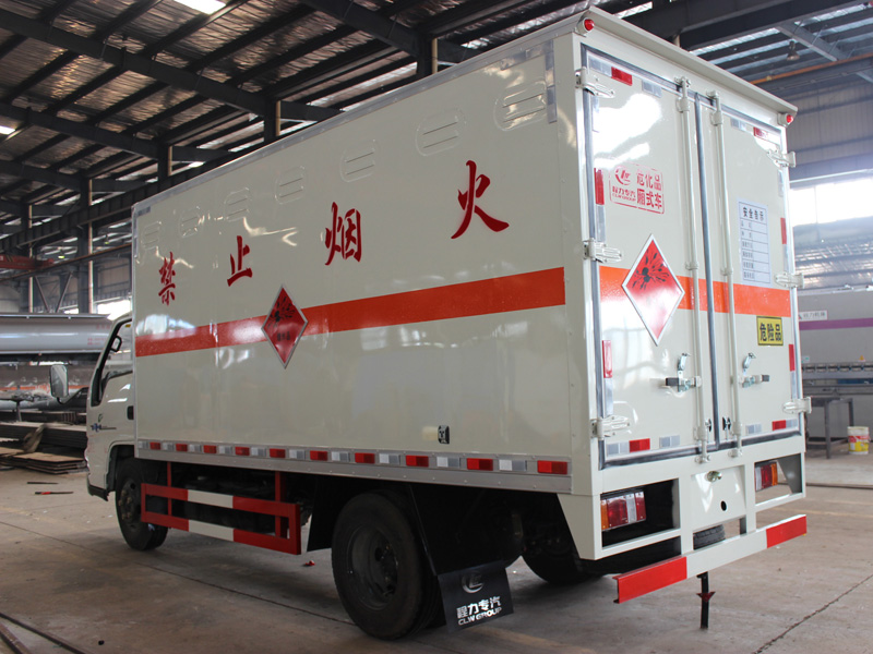 江铃黄牌爆破器材运输车