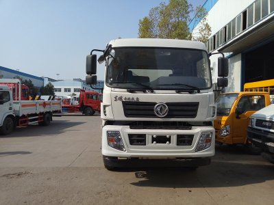 东风6.1米气体厢式运输车