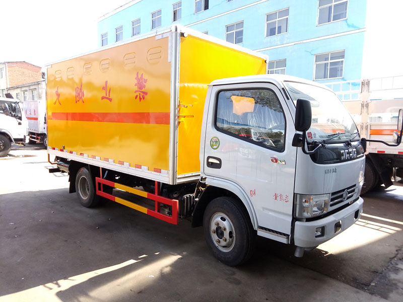 东风蓝牌爆破器材运输车