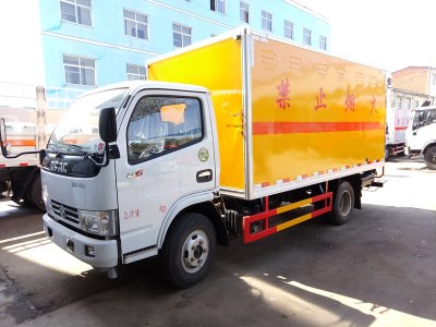 东风蓝牌爆破器材运输车
