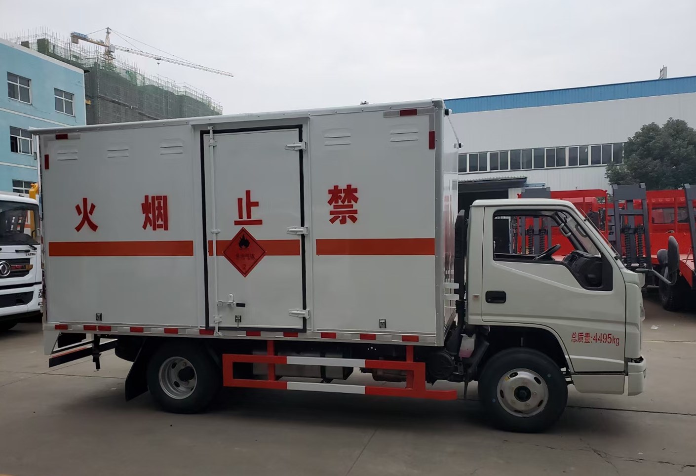 江铃气瓶厢式运输车