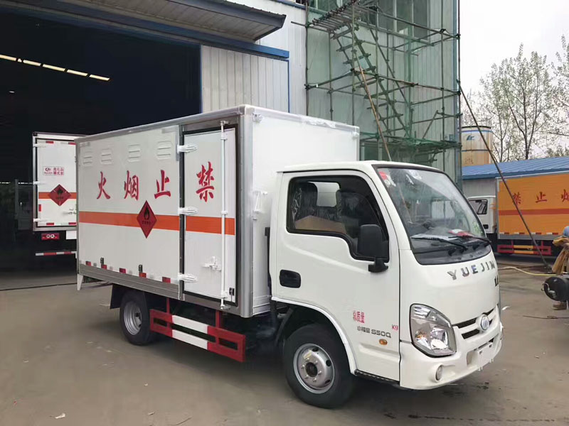 上汽跃进蓝牌汽油版3.3米气体厢式车