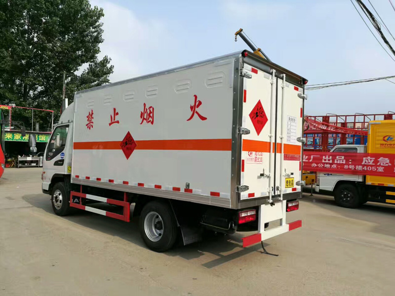 江淮4.2米爆破器材车