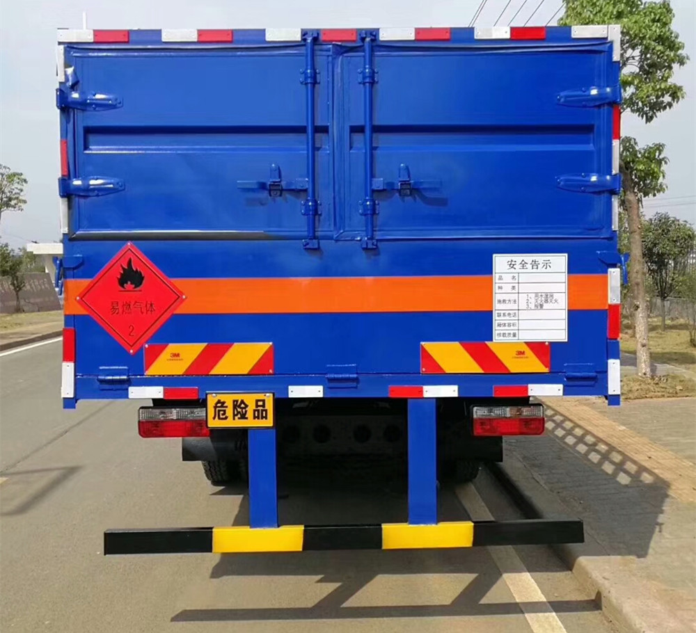 东风6.5米气瓶运输车