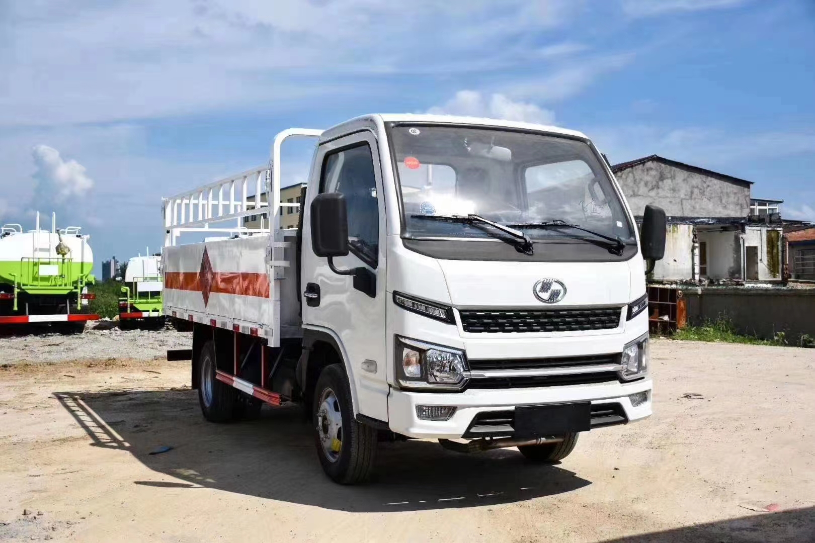 上汽跃进柴油版气瓶运输车