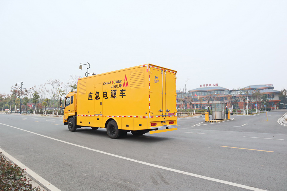 东风天锦电源车