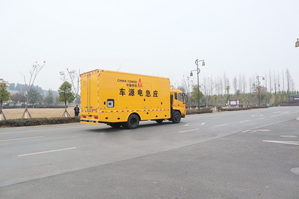 东风天锦电源车