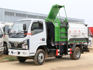 东风小多利卡5方挂桶垃圾车