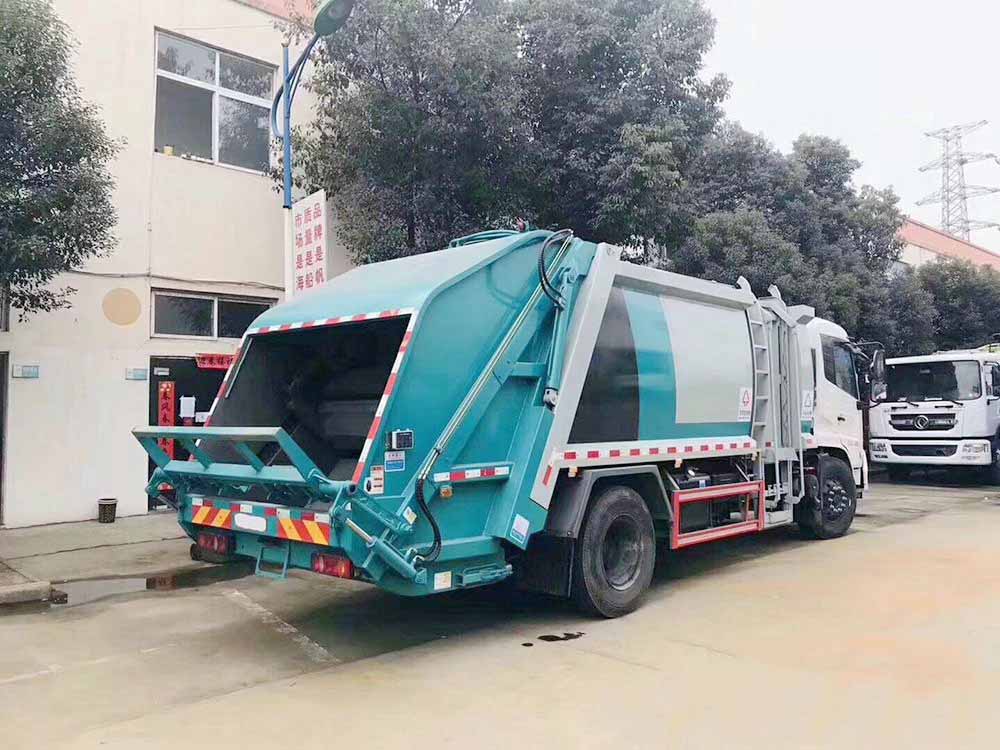 东风天锦5方和10方分捡垃圾车