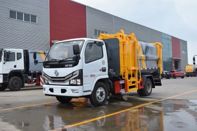 东风多利卡D6蓝牌7方侧装压缩垃圾车