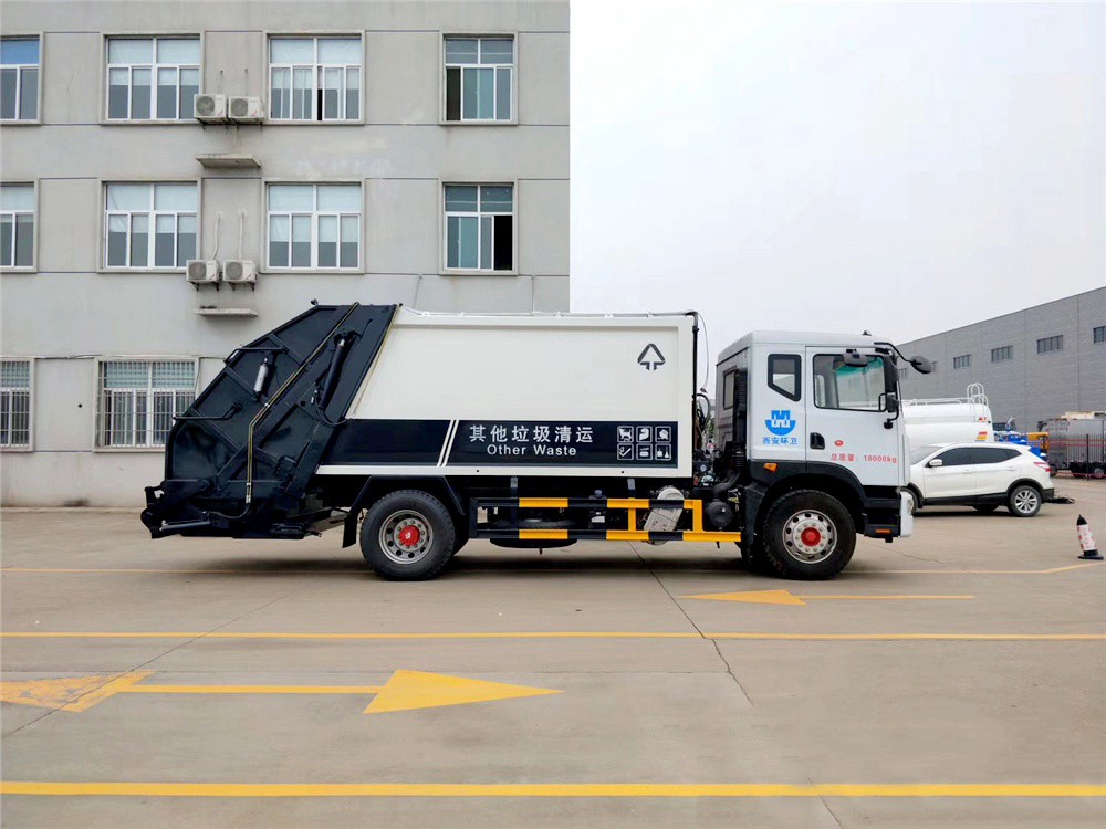 东风D9/12方压缩垃圾车