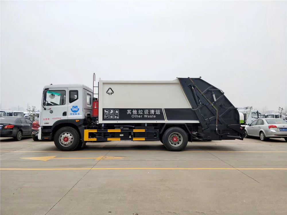东风D9/12方压缩垃圾车