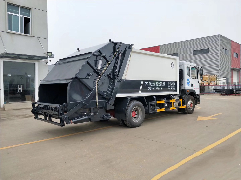 东风D9/12方压缩垃圾车