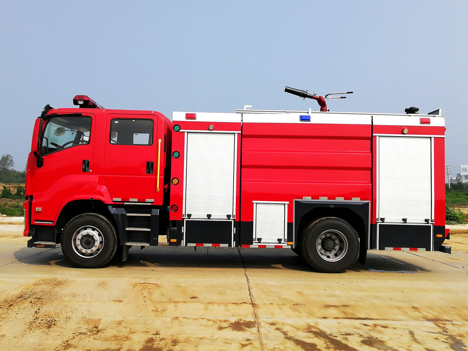 庆铃重卡6立方泡沫消防车