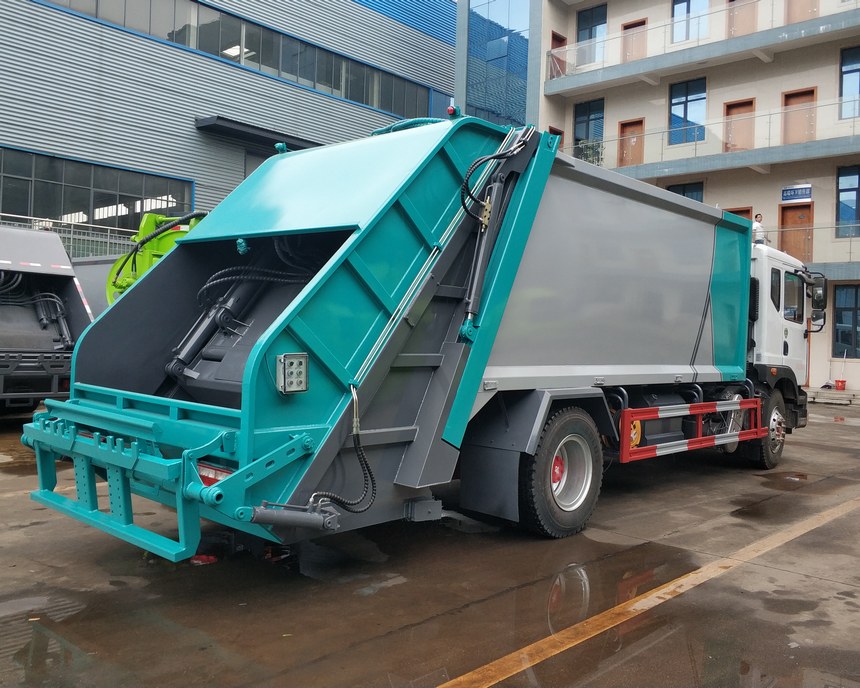 东风17方压缩垃圾车