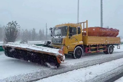 东风天锦除雪车/撒盐车