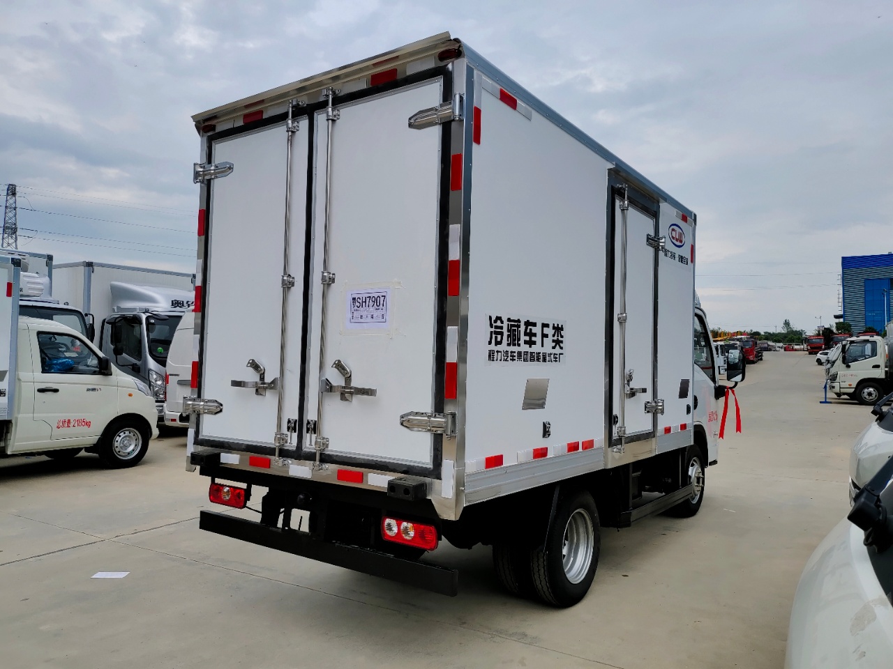 跃进S80汽油冷藏车
