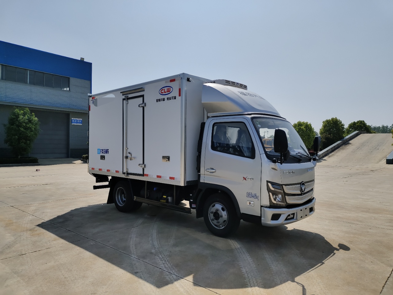 福田欧马可X卡冷藏车