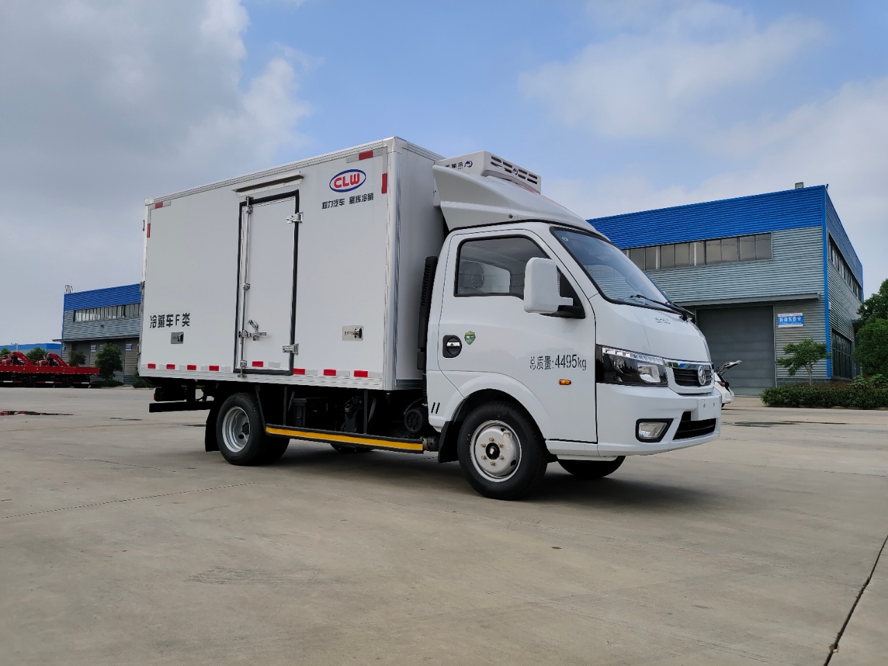 东风途逸柴油版冷藏车