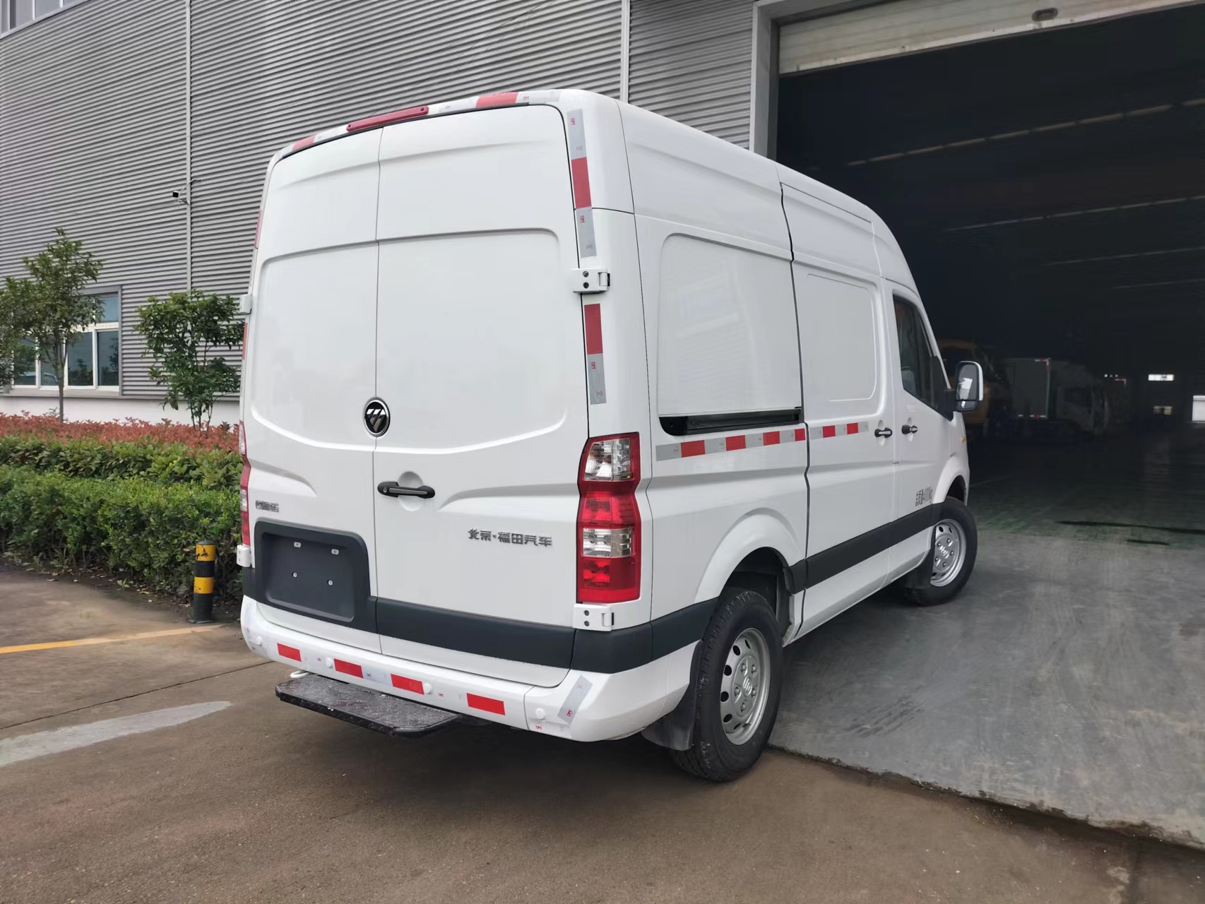 福田图雅诺短轴面包冷藏车