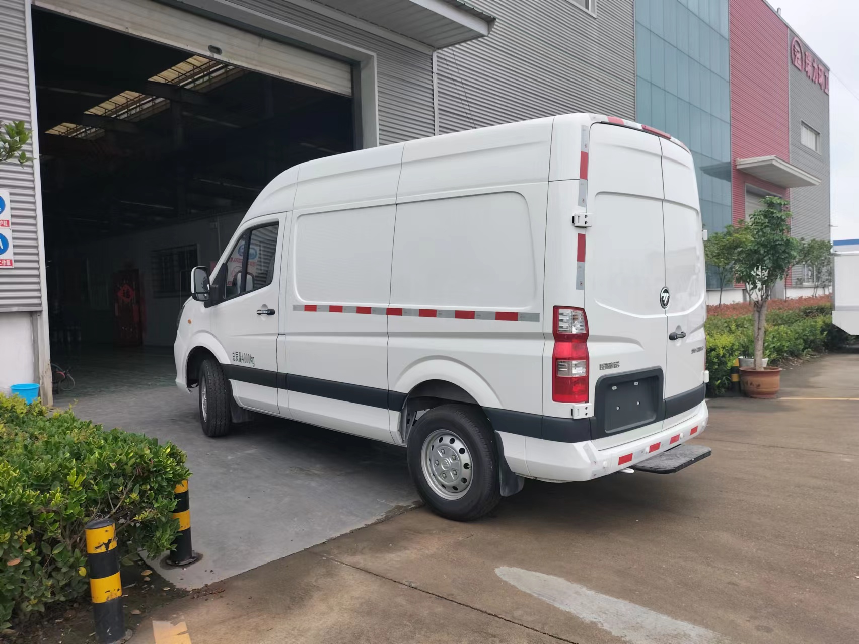 福田图雅诺短轴面包冷藏车